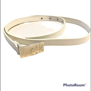 CALVIN KLEIN Logo Belt White with Silver Initial Buckle Skinny Size 2